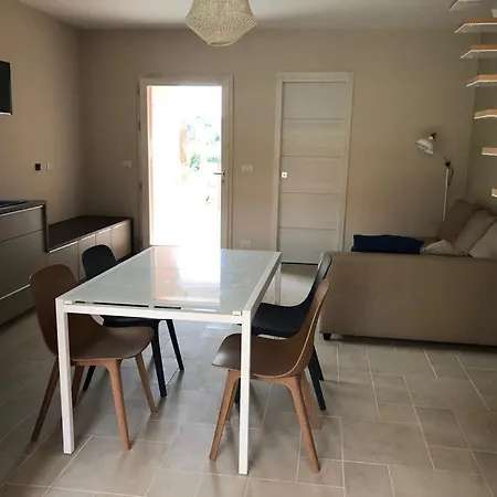 Villa Thomas *
